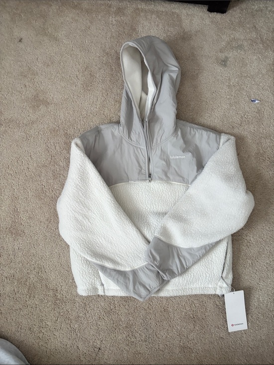 lululemon athletica Jackets & Blazers - lululemon athletica White and Light Gray Hooded Sherpa Pullover